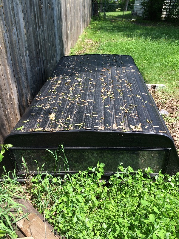 lot 10 image: Truck Topper  Black
