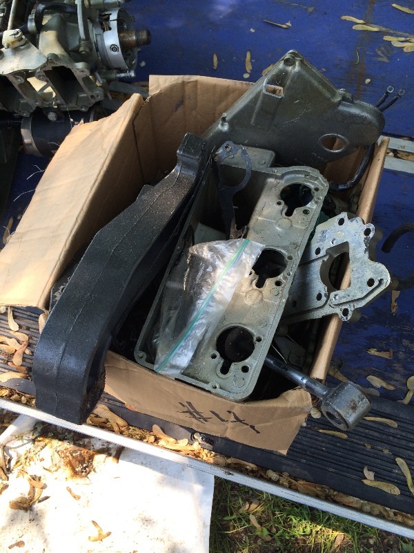 lot 4 image: Outboard Motor  65 hp  parts only
