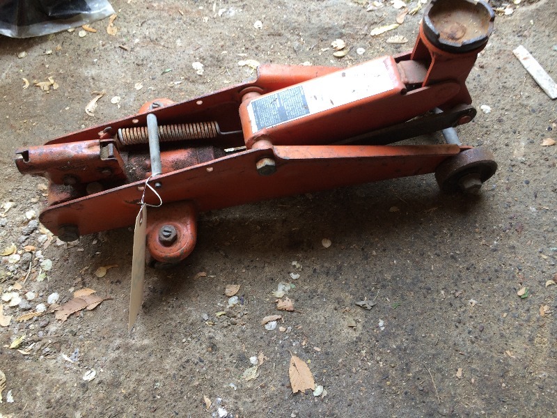 lot 32 image: Hydraulic Jack