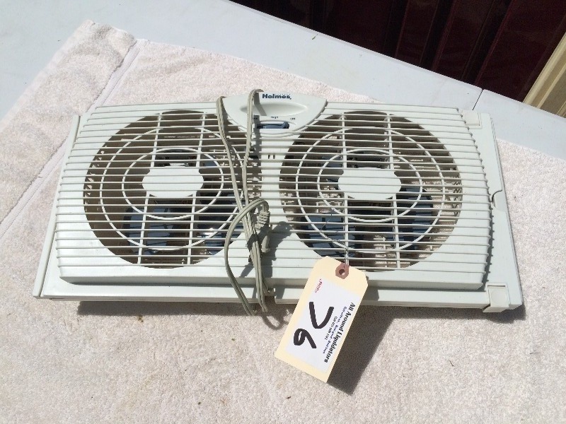 lot 76 image: Holmes Window Fan  2 speed, adjustable  works