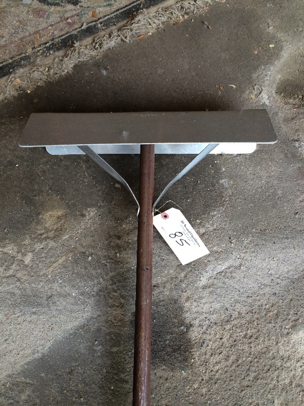 lot 85 image: Roof Rake