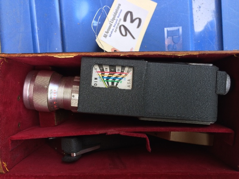 lot 93 image: Remington Video Camara  8 mm  MC-118