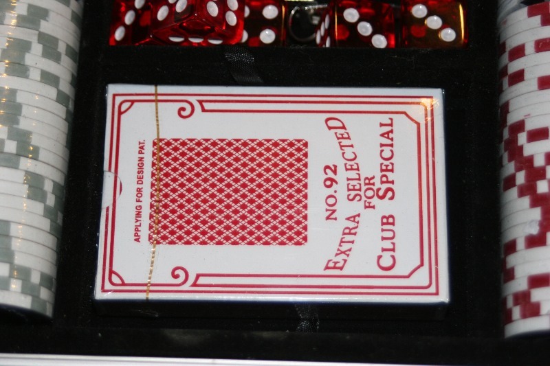lot 59 image: Poker chips, caring case, cards, dice   Nice Lot   New - Never Used
