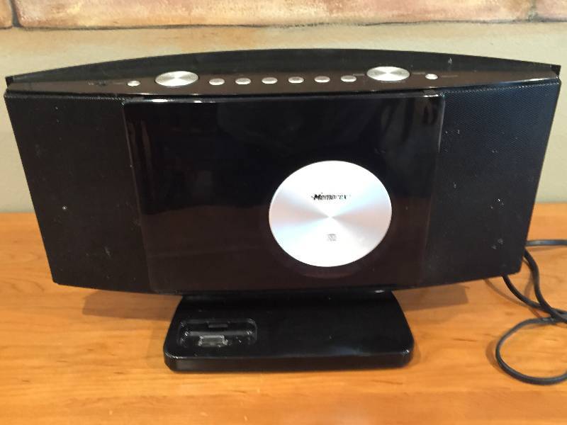 lot 4 image: Memorex Radio