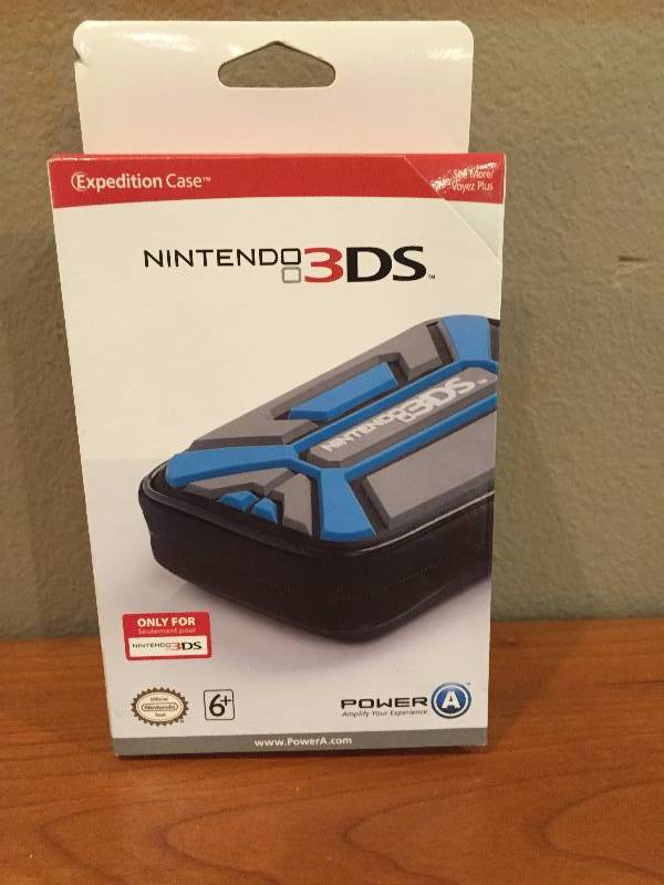 lot 17 image: Nintendo 3DS Case