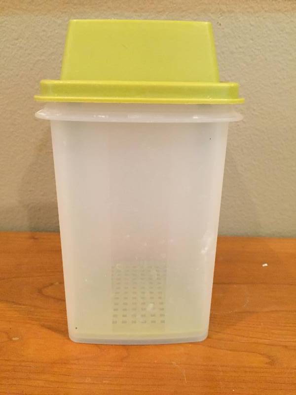 lot 37 image: Tupperware Container