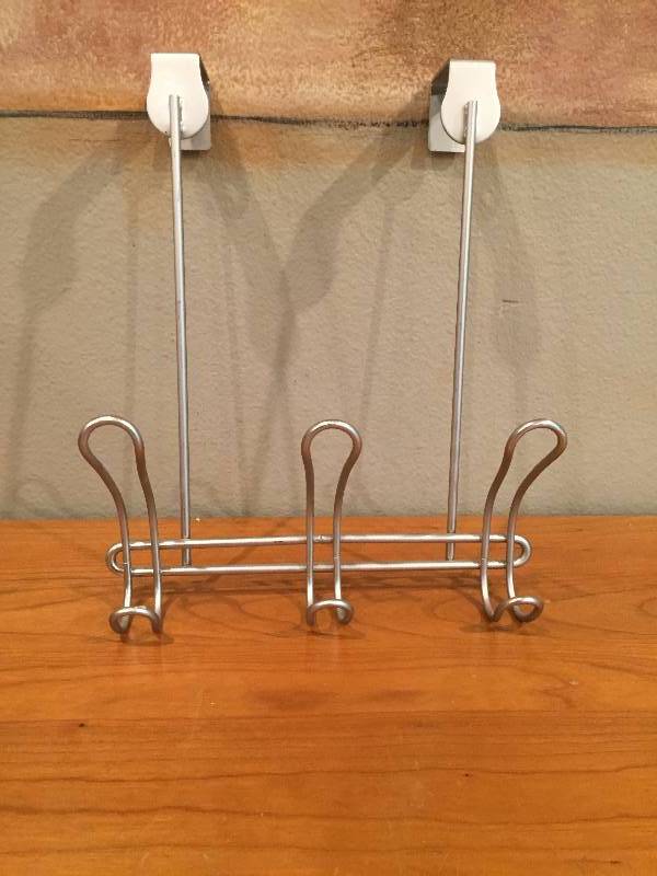 lot 43 image: Door Towel Holder