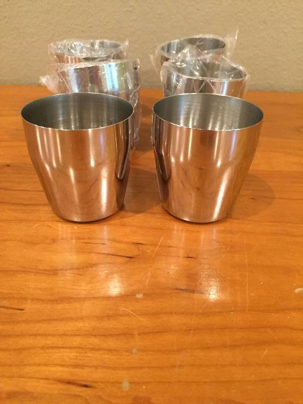 lot 57 image: Lot of 6 - 3 Ounce Cups