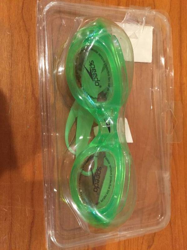 lot 72 image: Speedo Goggles