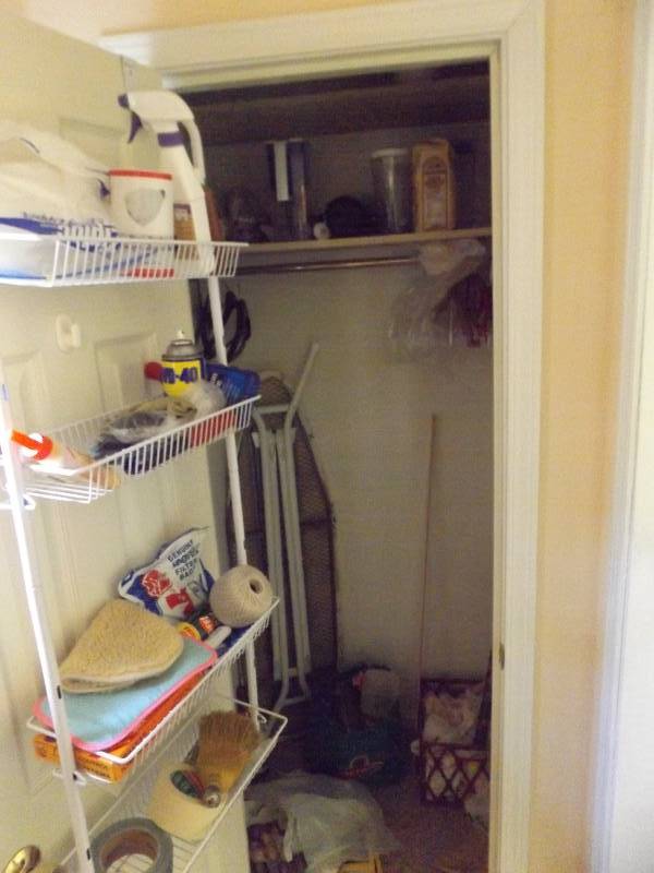 lot 111 image: Contents in Closet