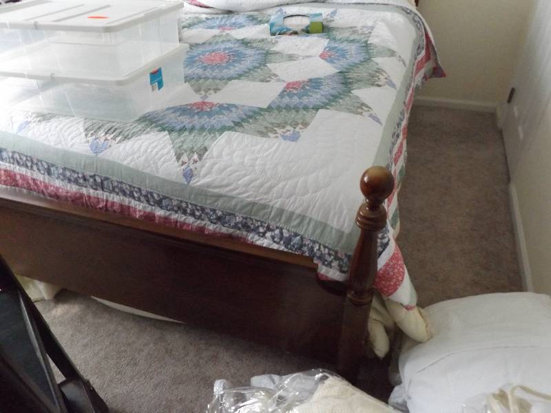 lot 156 image: 3 Piece Bedroom Set