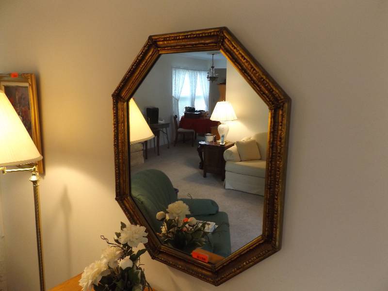 lot 3 image: Wall Mirror