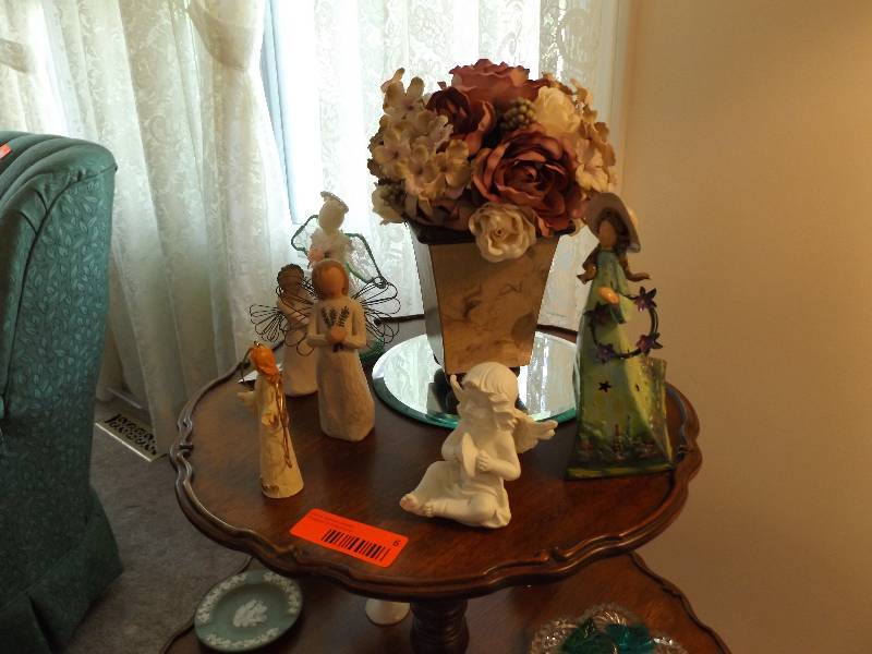 lot 6 image: 6 Angels