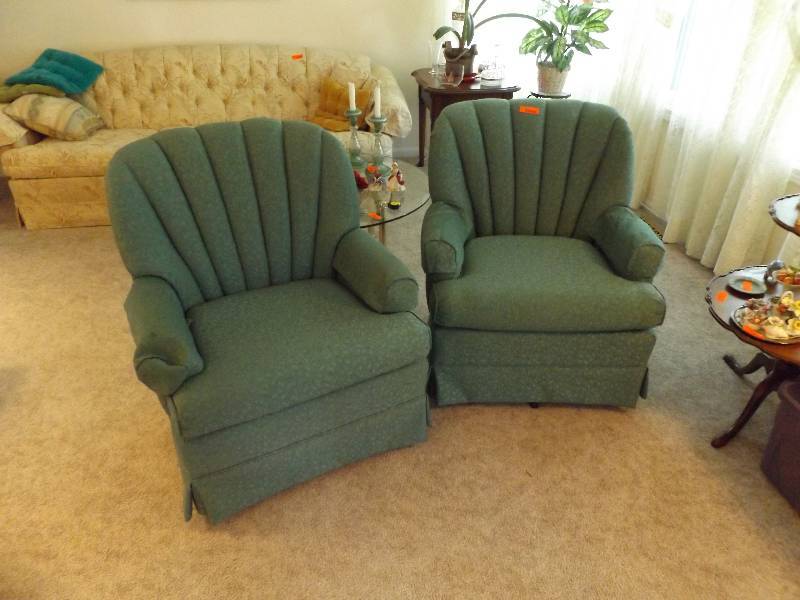 lot 12 image: Pair of Chairs