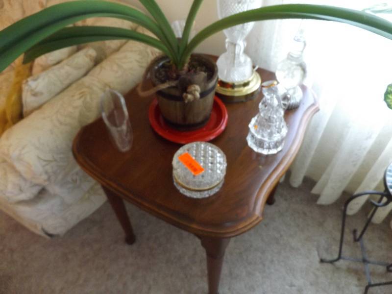 lot 10 image: Crystal Hinged Candy Dish
