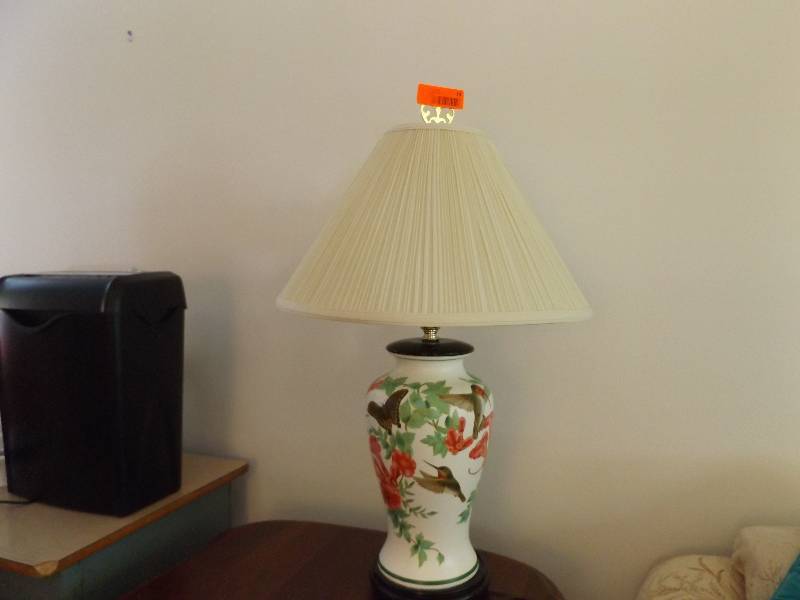 lot 19 image: Oriental Lamp