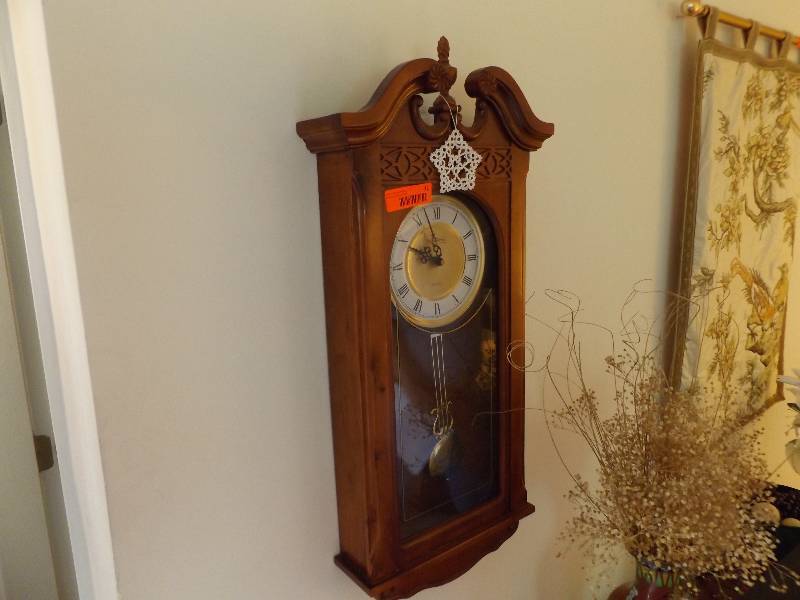 lot 71 image: Westminster Quartz Wall Clock