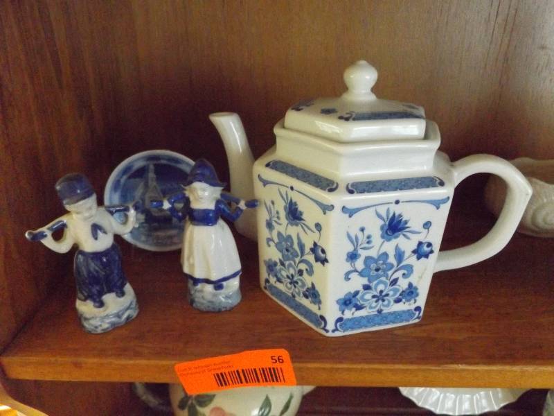 lot 56 image: Delft Style Blue and White Figurines, Toscany Teapot