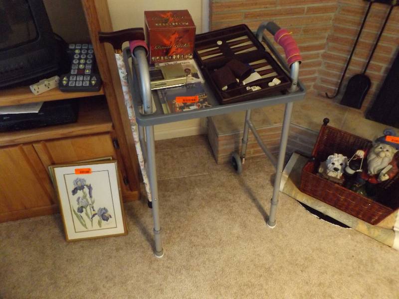 lot 32 image: Cane, Games, CDs, Radio