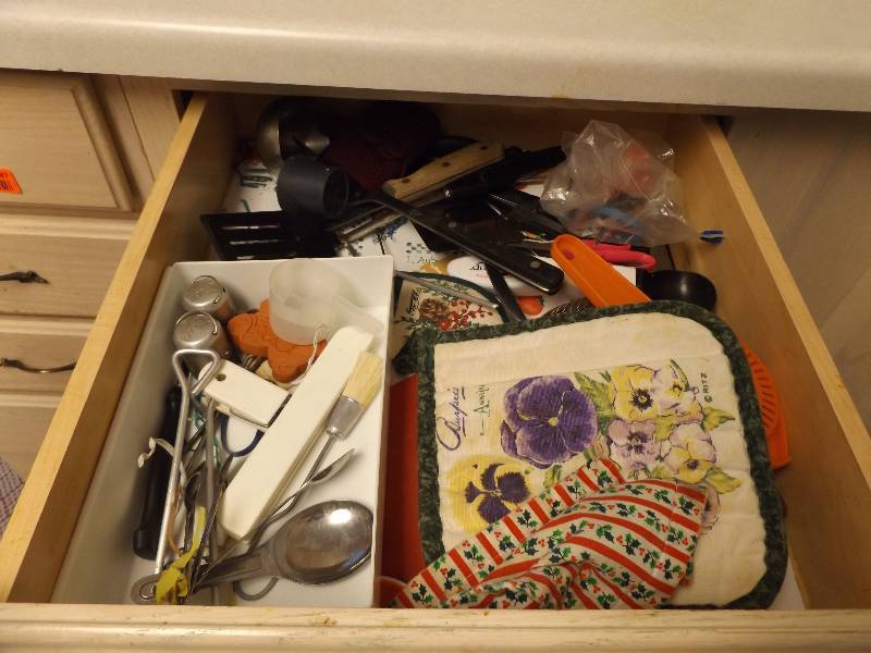 lot 88 image: Cooking Utensils