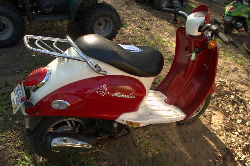 2005 SCHWINN 50CC SCOOTER Zimmerman Man Cave KBID