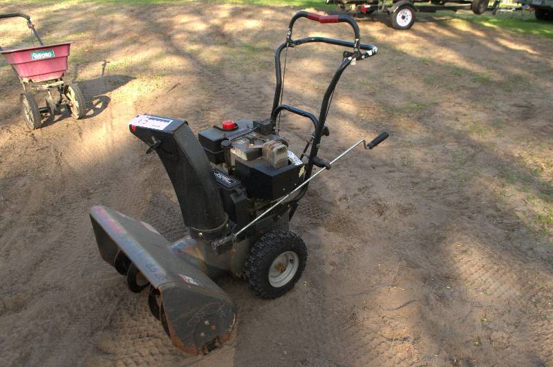 lot 12 image: CRAFTSMAN 8.5 SNOW THROWER