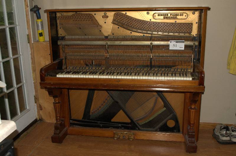 lot 51 image: SINGER UPRIGHT PIANO