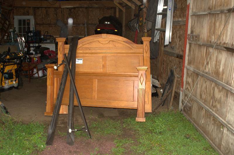 lot 44 image: Maple Headboard and Footboard for Queen Bed