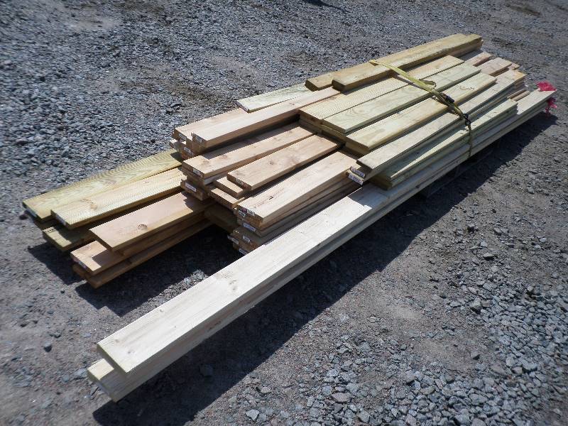 Unused Lumber Lot (2) 16ft 2x6 P...