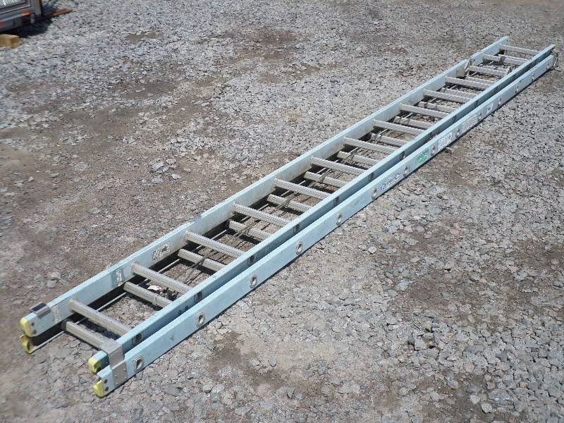 Werner Commercial Fiberglass 28ft E...