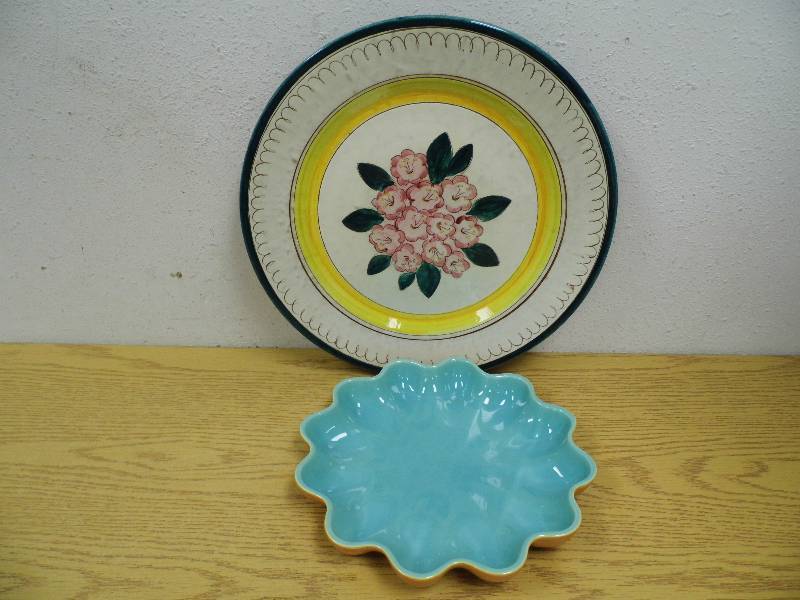 lot 1 image: Pottry Dishes