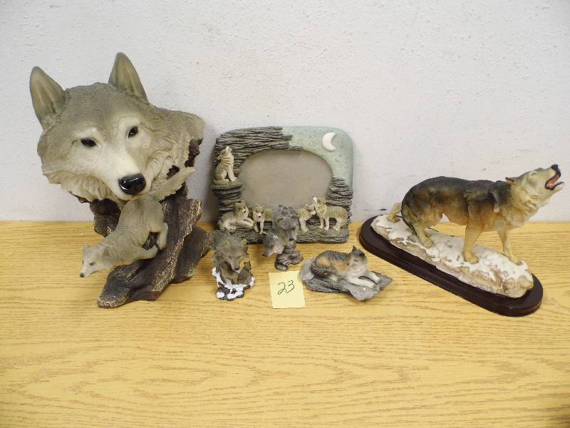 lot 23 image: Wolves