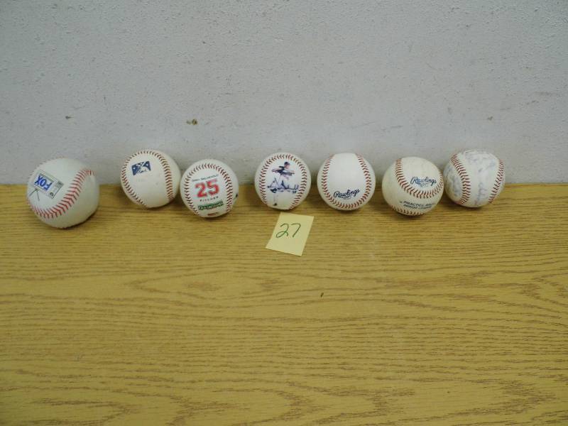 lot 27 image: Baseballs
