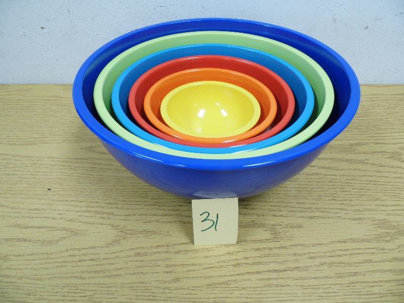 lot 31 image: New Bowl Set