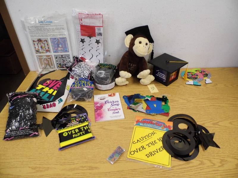 lot 39 image: Graduation & Birthday Items