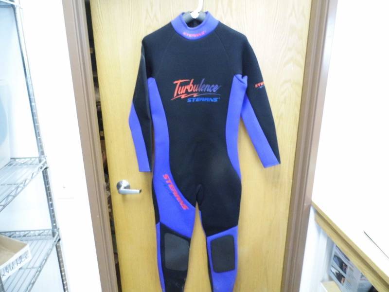 lot 46 image: Stearns Wet Suit
