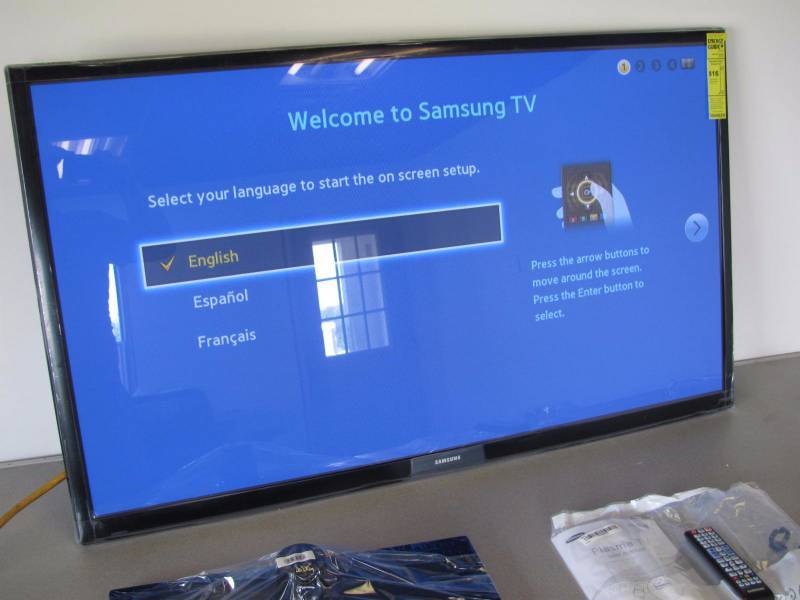 lot 7 image: Samsung 51 720P Plasma TV