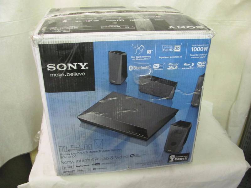 lot 11 image: Sony 3D Blu-ray Home Theater System with Wi-Fi