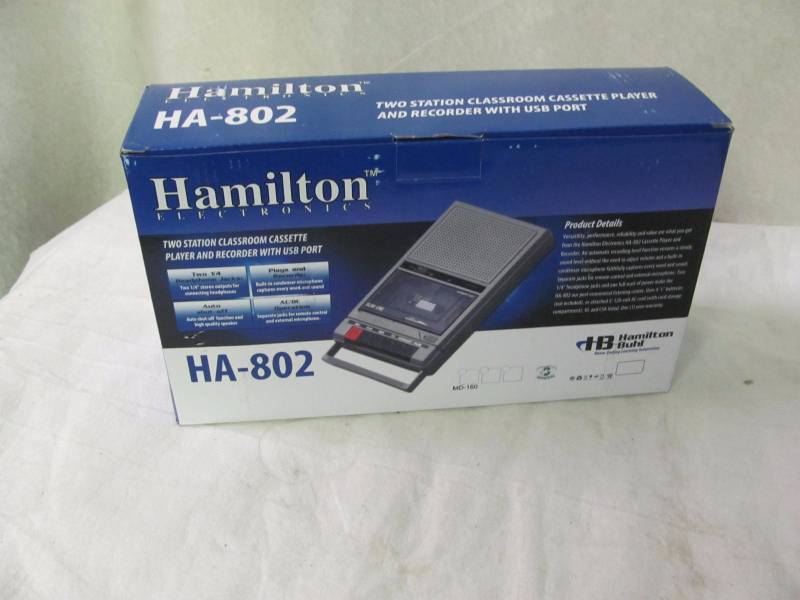 lot 18 image: Hamilton Buhl 1 Watt USB Port 2-Station Cassette Tape PlayerRecorder