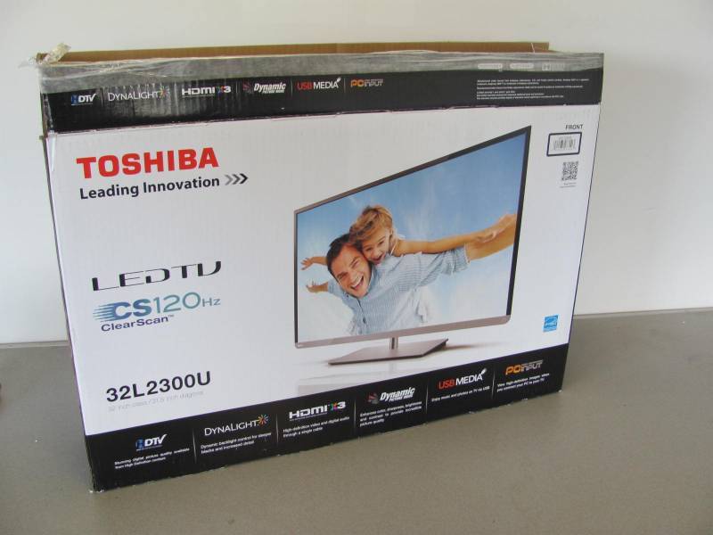 lot 27 image: Toshiba 32 1080P LED TV