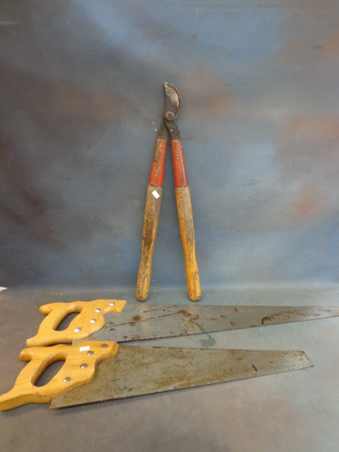 2 handsaws