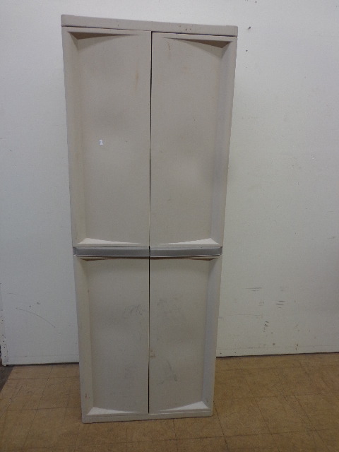 Storage locker
