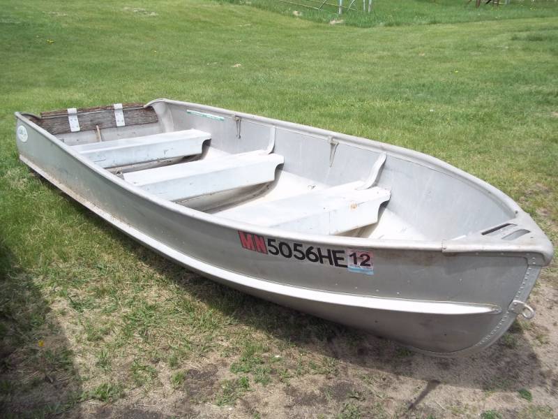 lot 3 image: 14 Fishing boat Aluma Craft