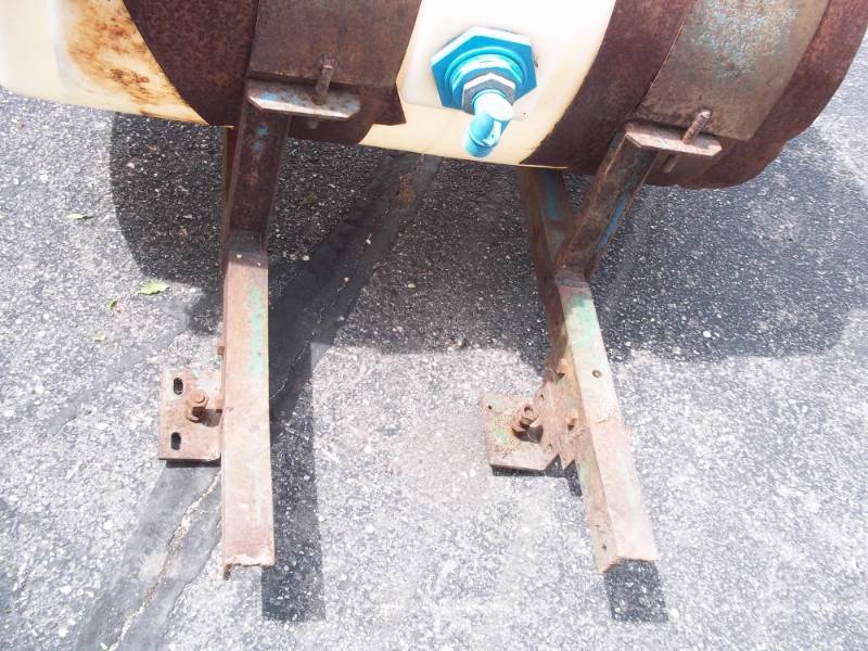 lot 101 image: 85 gallon sprayer tank with brackets