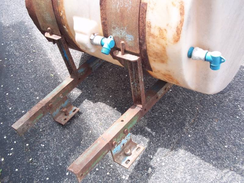 lot 102 image: 85 gallon sprayer tank with brackets