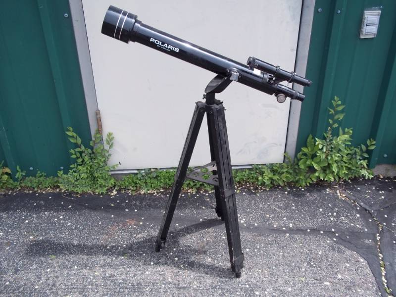 lot 10 image: Polaris Telescope with tripod