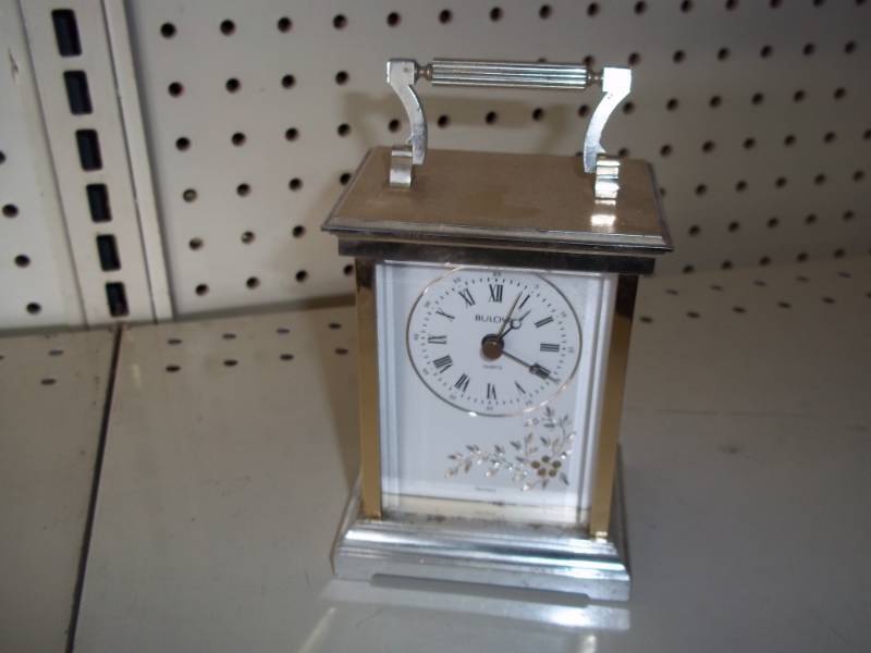 lot 14 image: Decor Clock