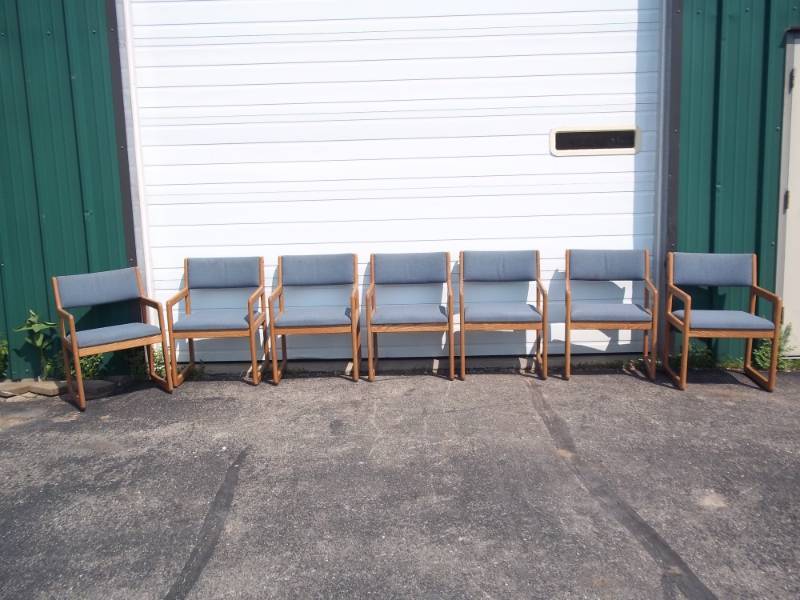 lot 26 image: 7 Chairs