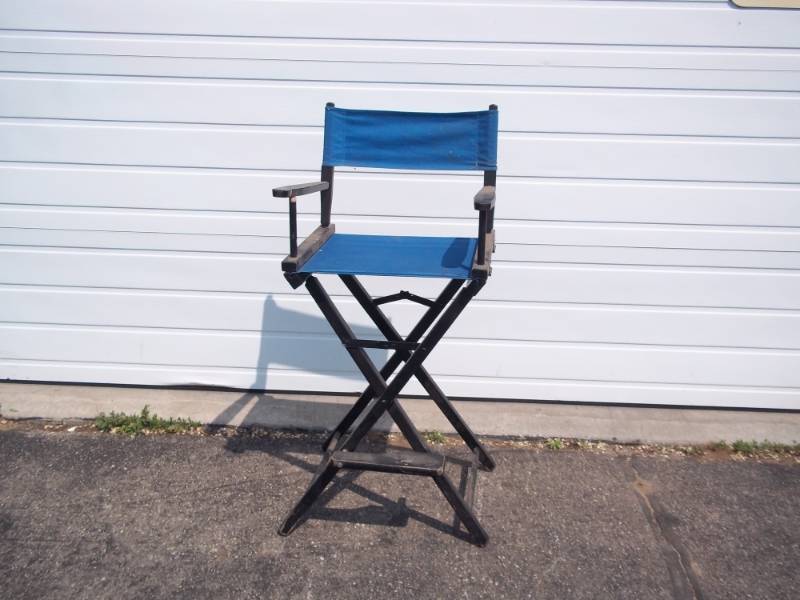 lot 27 image: Folding directors chair