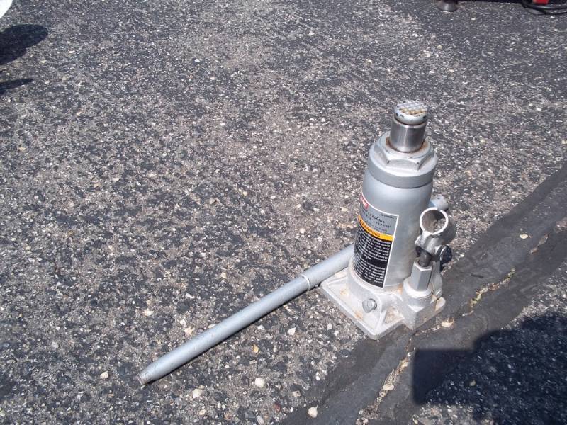 lot 36 image: Hydraulic jack